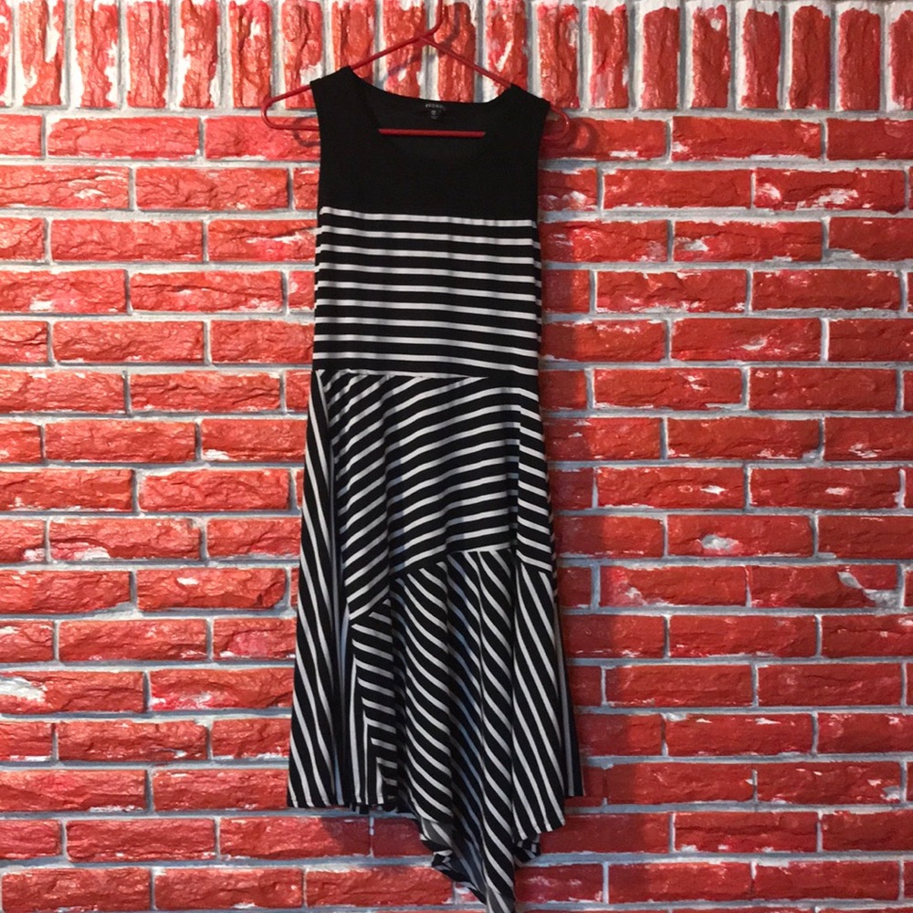 Black/white striped dress❤️